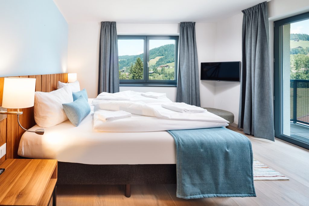 Die Fotos dürfen ausschließlich für PR- und Marketingmaßnahmen des Hotels Residenz Drachenstein, Niederau, Österreich verwendet werden. 
Jegliche Nutzung Dritter (durch Verkauf oder Weitergabe) ist mit dem Bildautor, Michael Huber | www.huber-fotografie.at, gesondert zu vereinbaren.


Copyright aller Aufnahmen:

Michael Huber

5730 Mittersill. Hallenbadstraße 4

www.huber-fotografie.at

0664 / 250 86 32